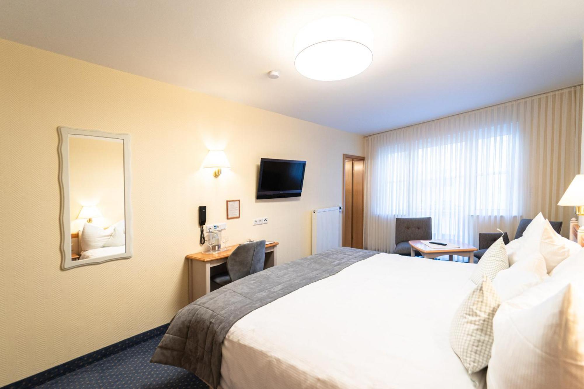 Hotel Zur Traube Urzig Ruang foto