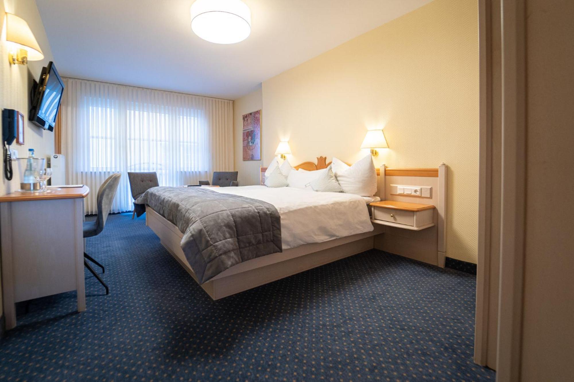 Hotel Zur Traube Urzig Ruang foto