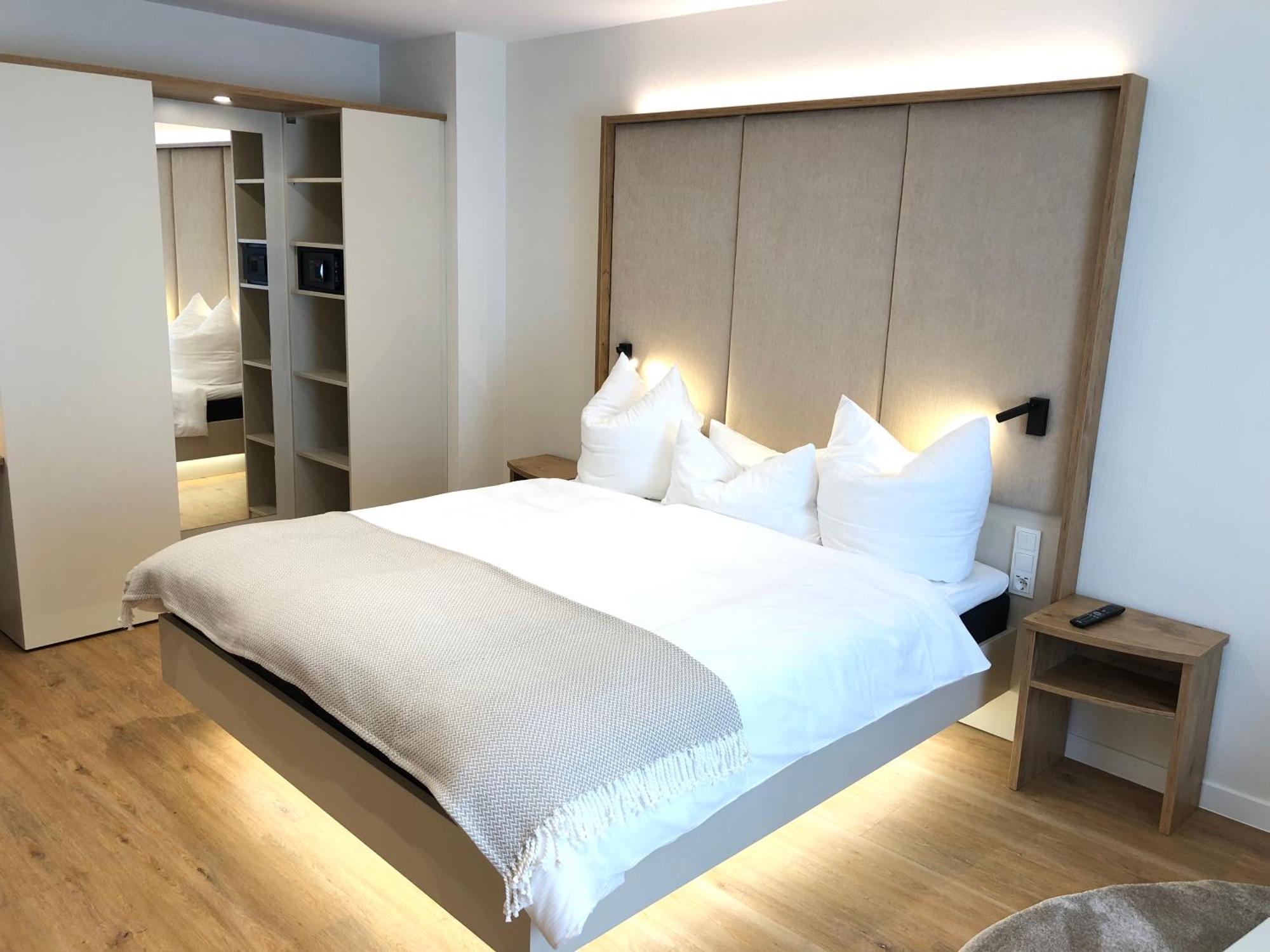 Hotel Zur Traube Urzig Ruang foto