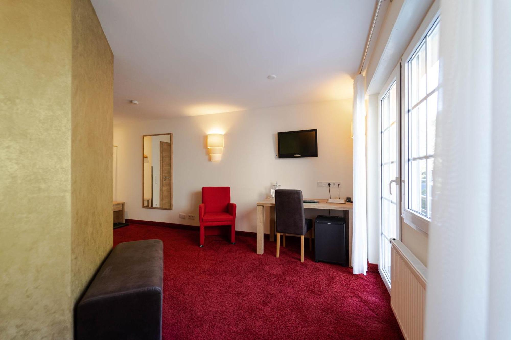 Hotel Zur Traube Urzig Ruang foto